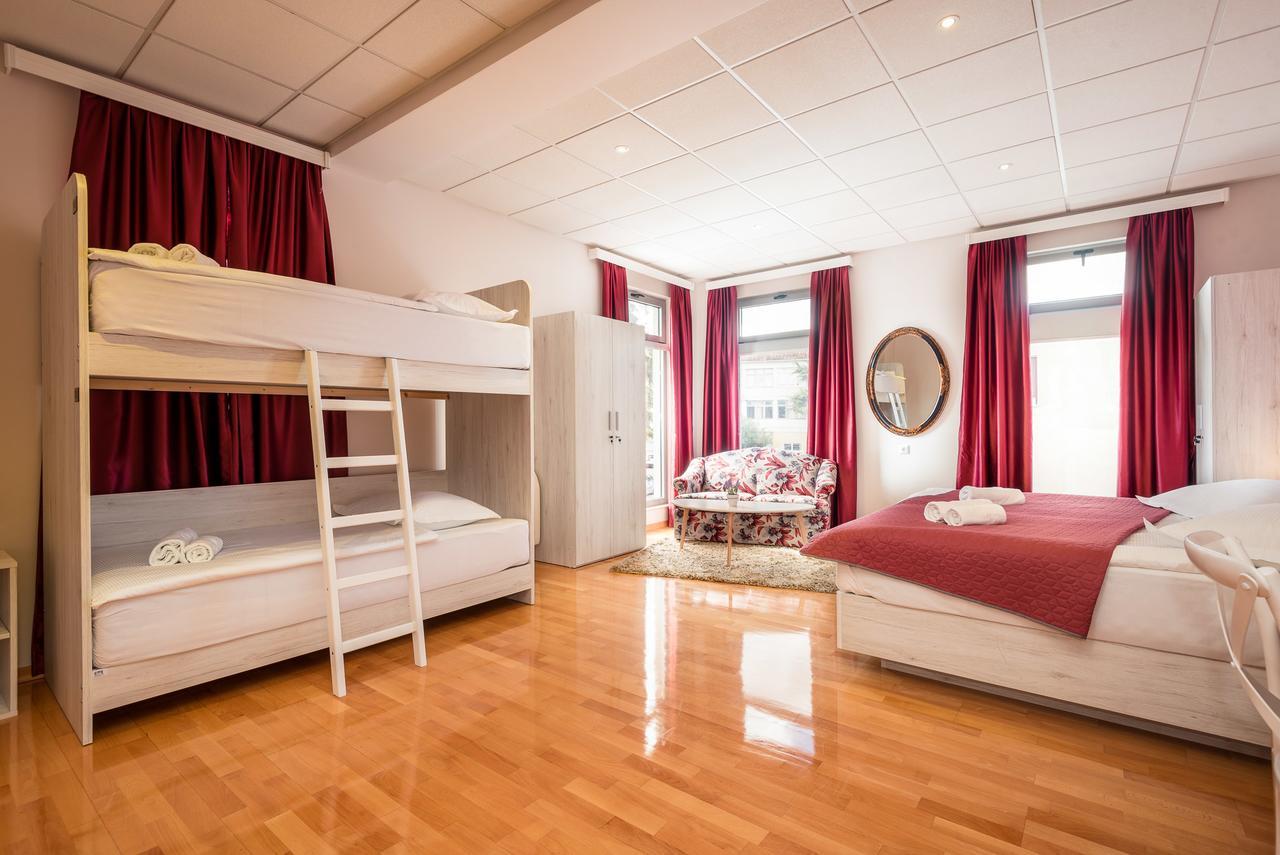 Boutique Hostel Livia Metković エクステリア 写真